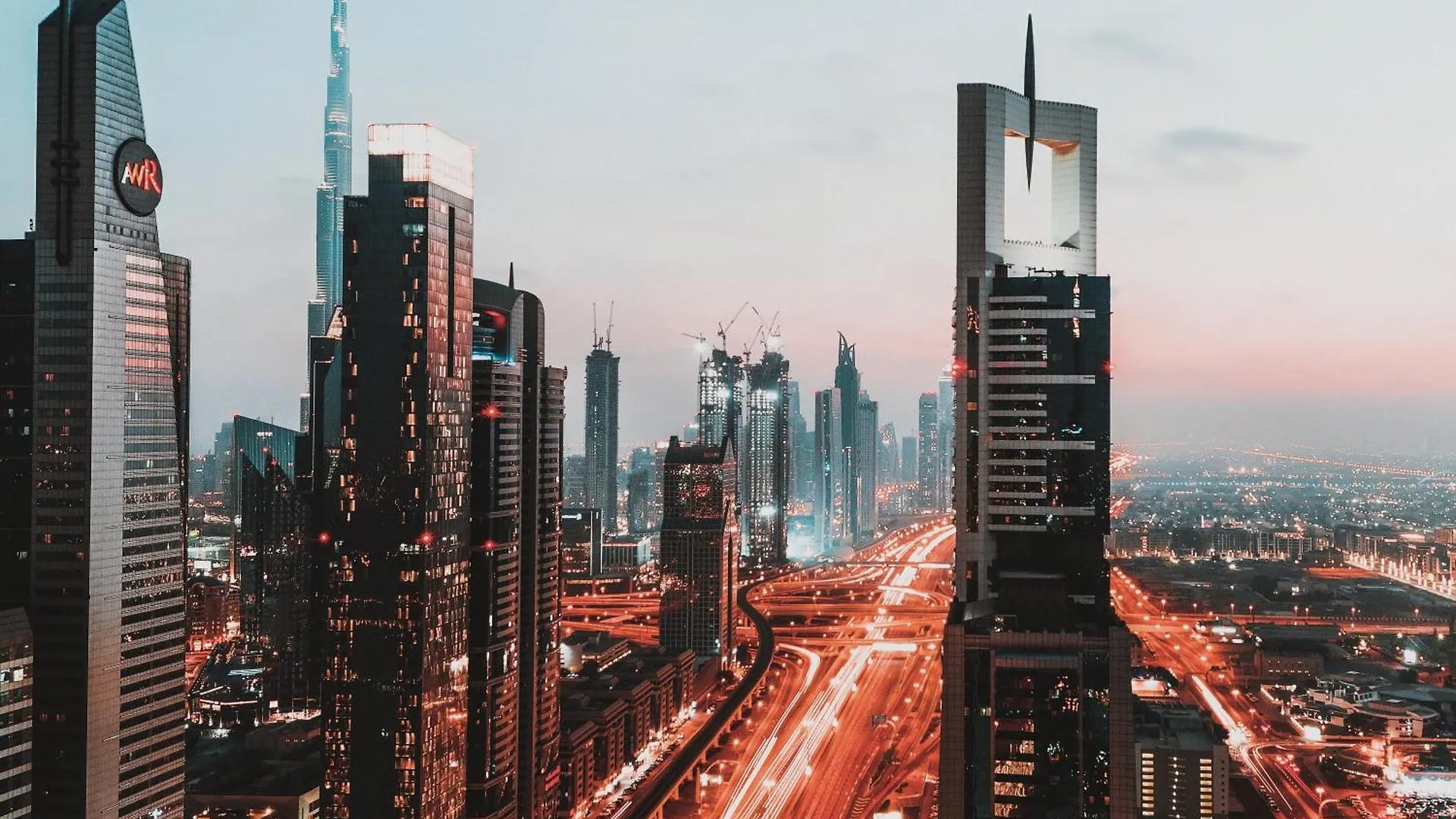 Uae Capsule Hostel 5 Min Walkable From Sharaf Dg Metro Dubai